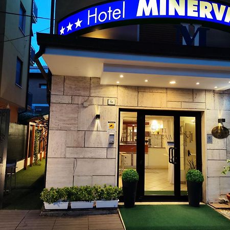 ראבנה Hotel Minerva מראה חיצוני תמונה